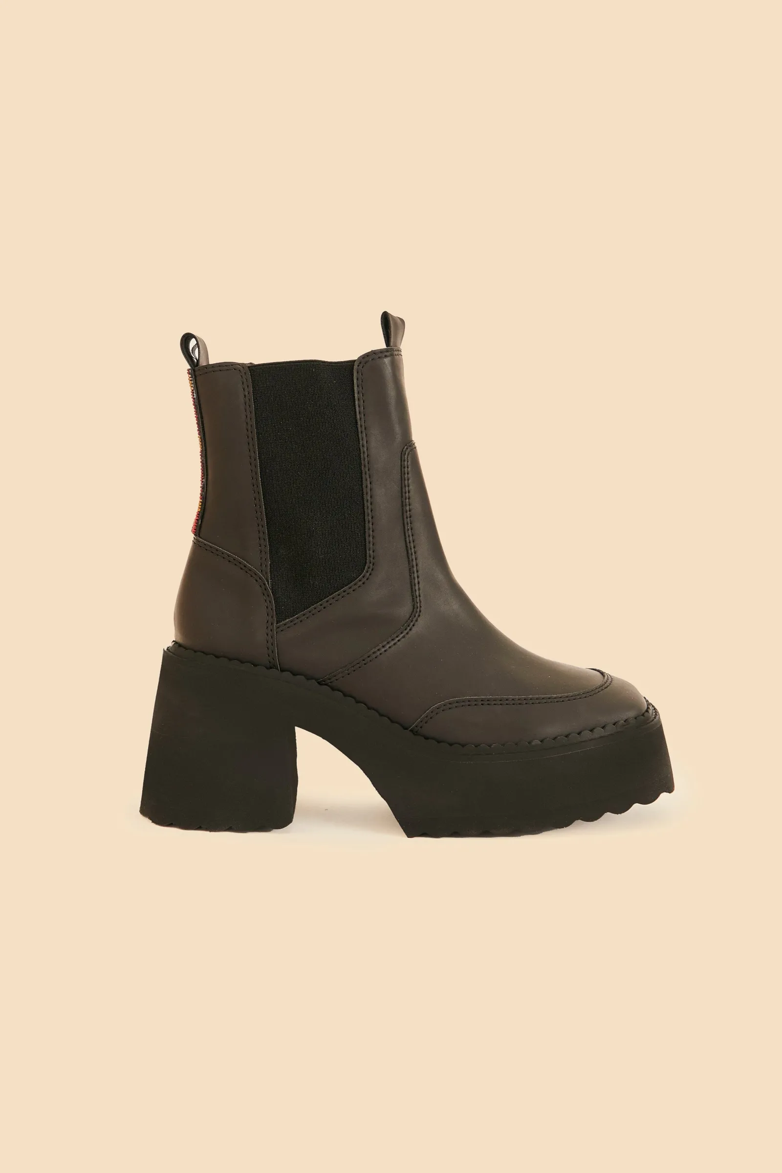 BLACK BLOCK HEEL CHELSEA BOOT