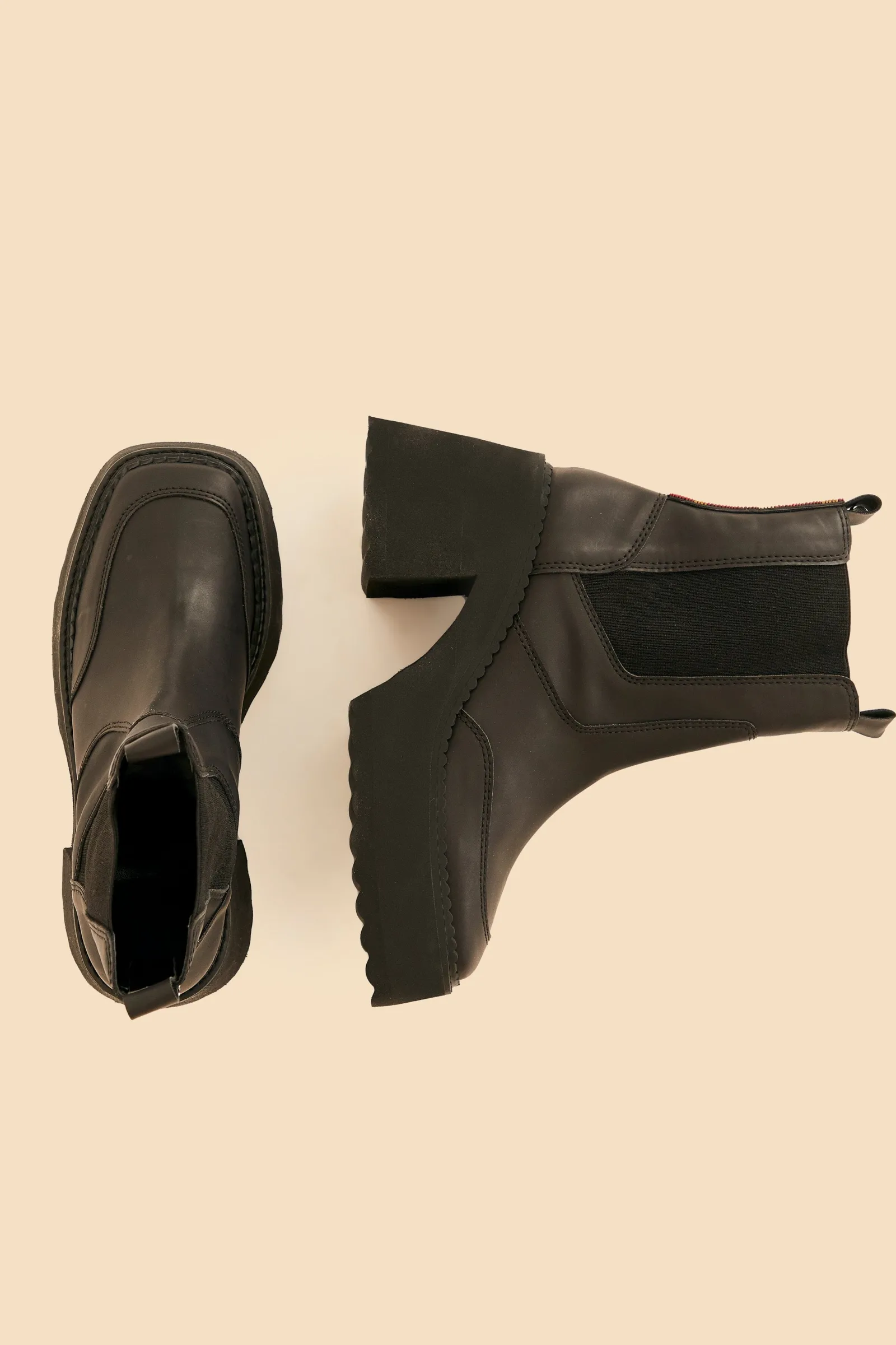 BLACK BLOCK HEEL CHELSEA BOOT