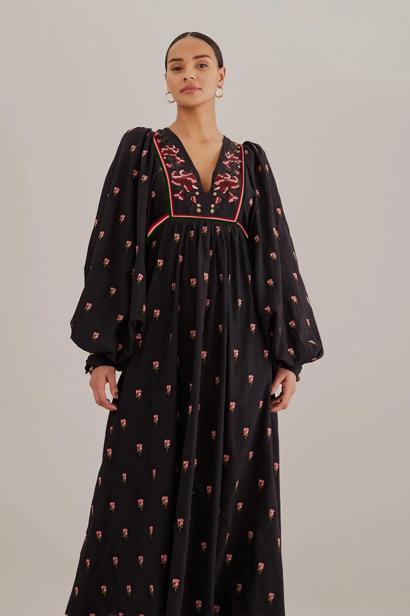  BLACK FLORAL EMBROIDERED V NECK MAXI DRESS