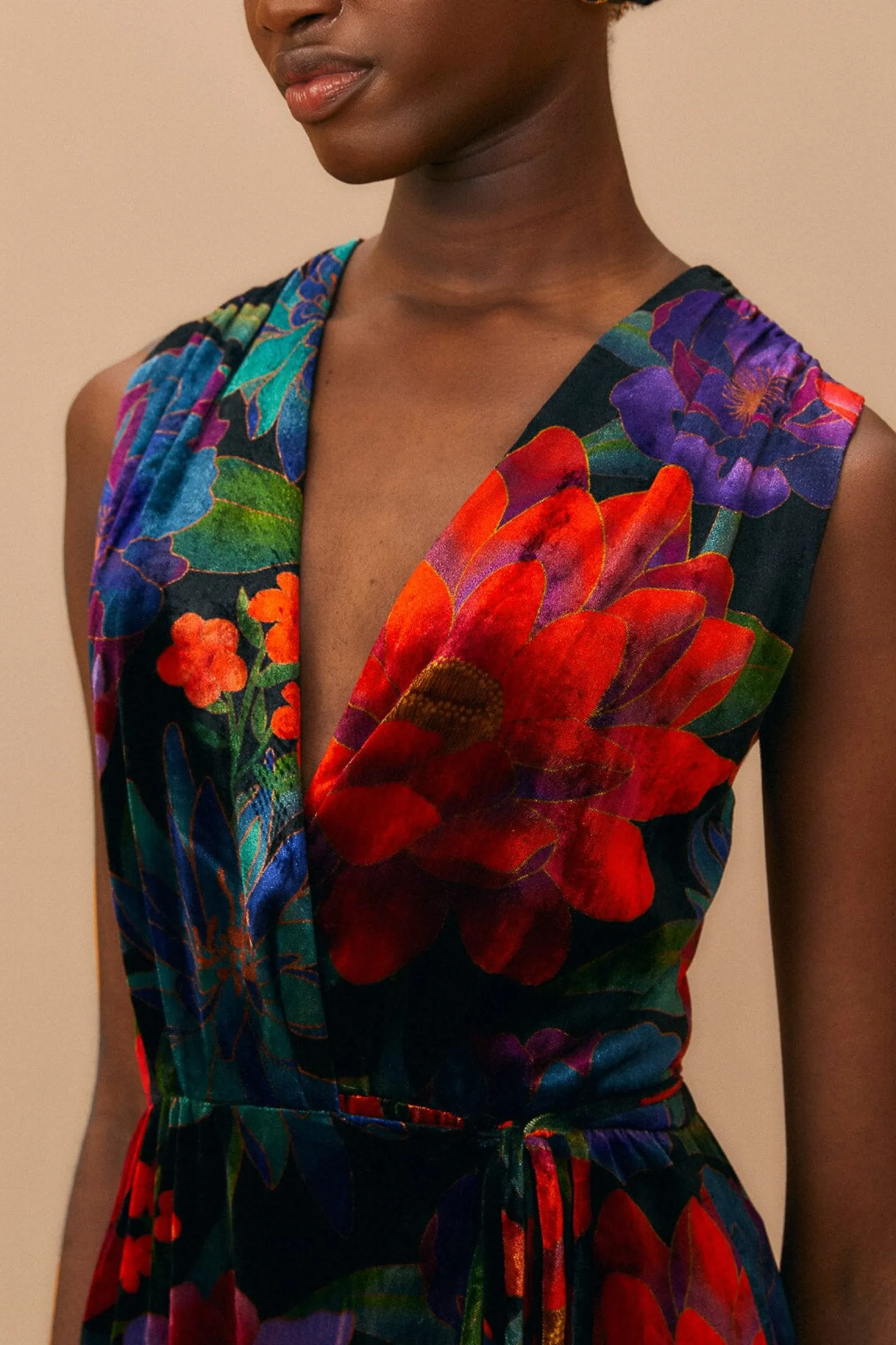 BLACK FLOWER SEASON MAXI WRAP DRESS