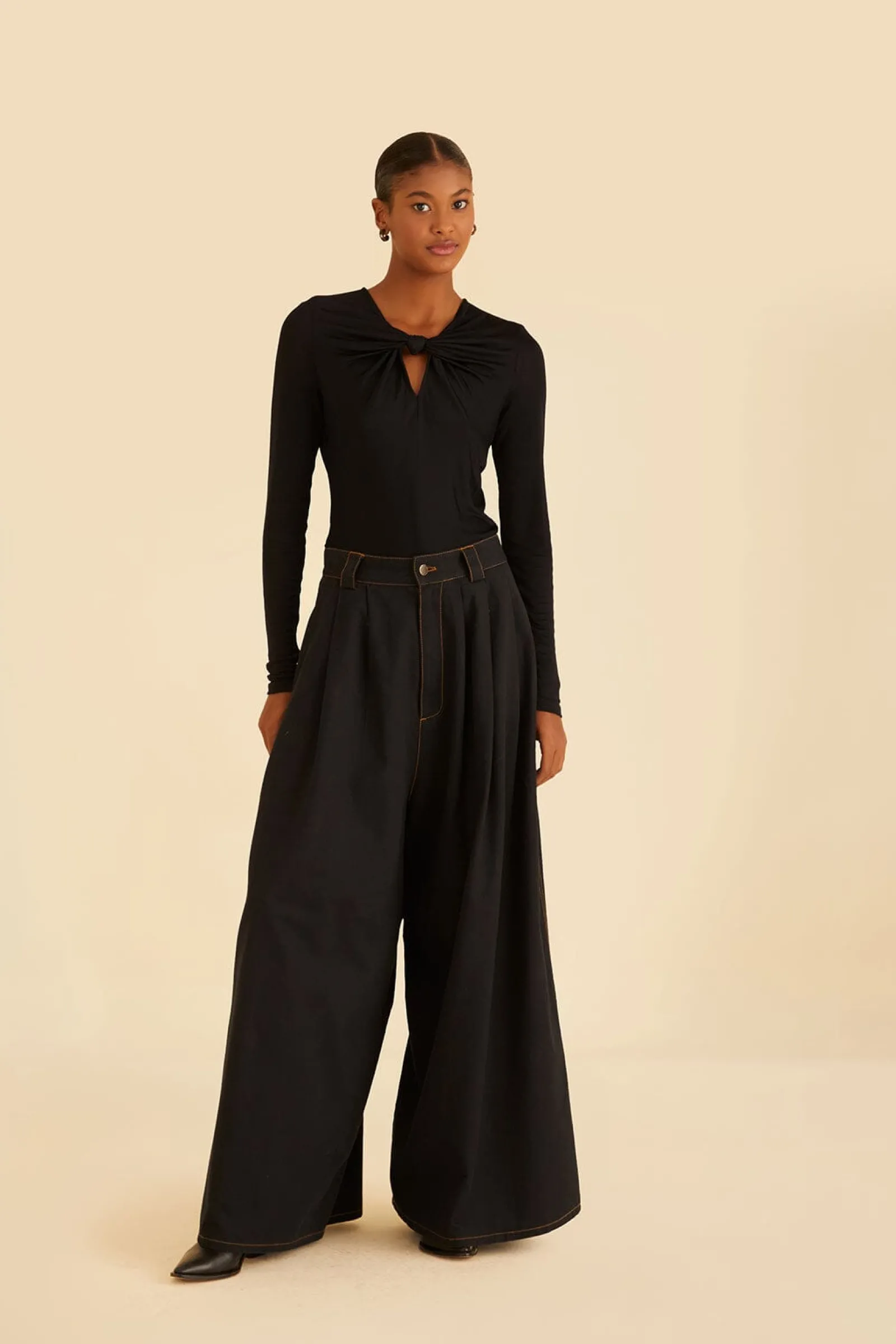 BLACK LONG SLEEVE BODYSUIT