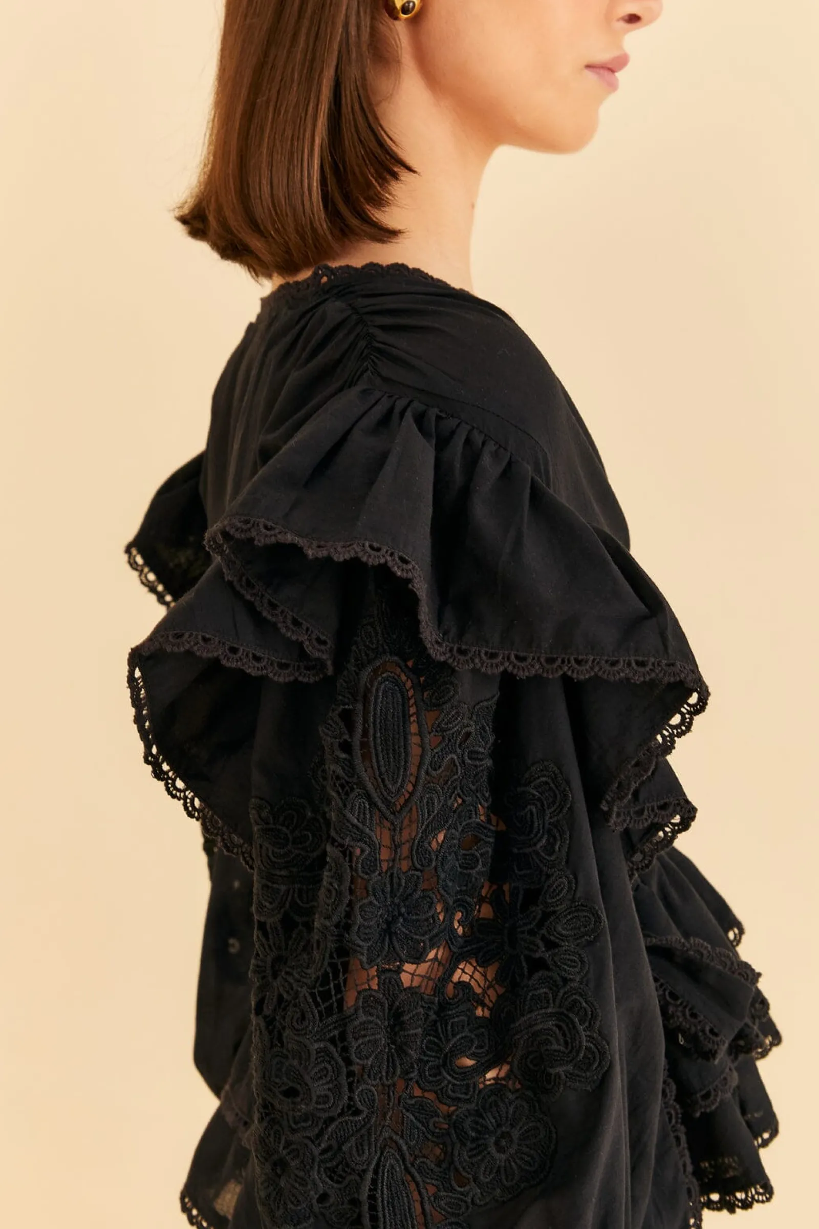 BLACK LONG SLEEVE V NECKLINE BLOUSE