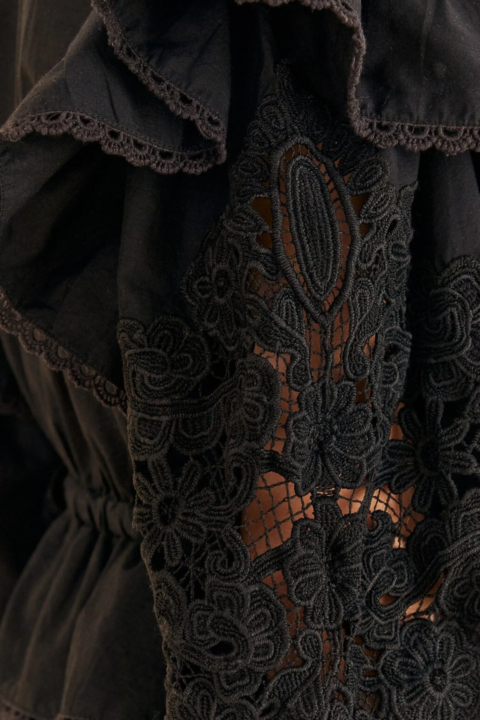 BLACK LONG SLEEVE V NECKLINE BLOUSE