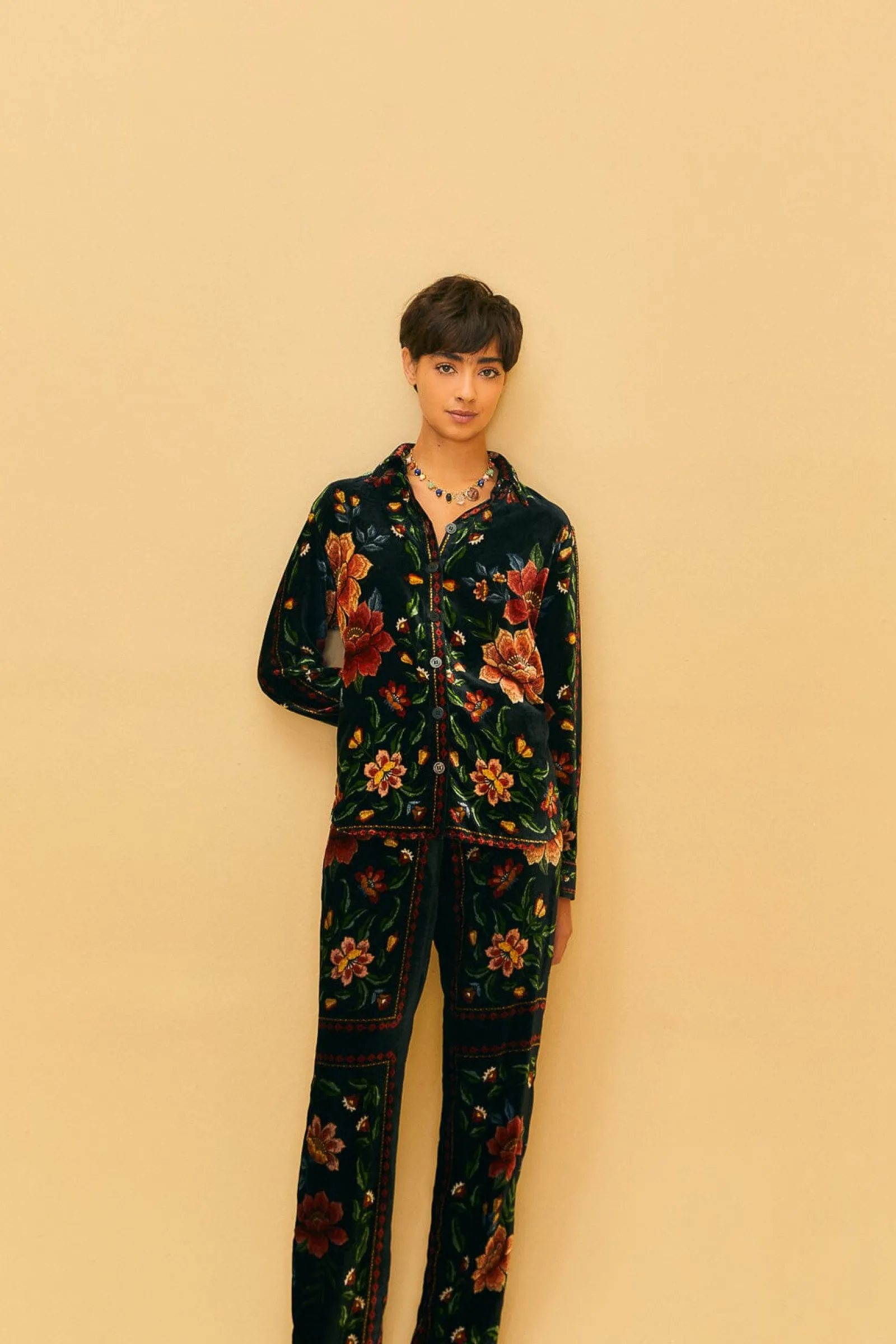 BLACK MACAWS GARDEN PANTS