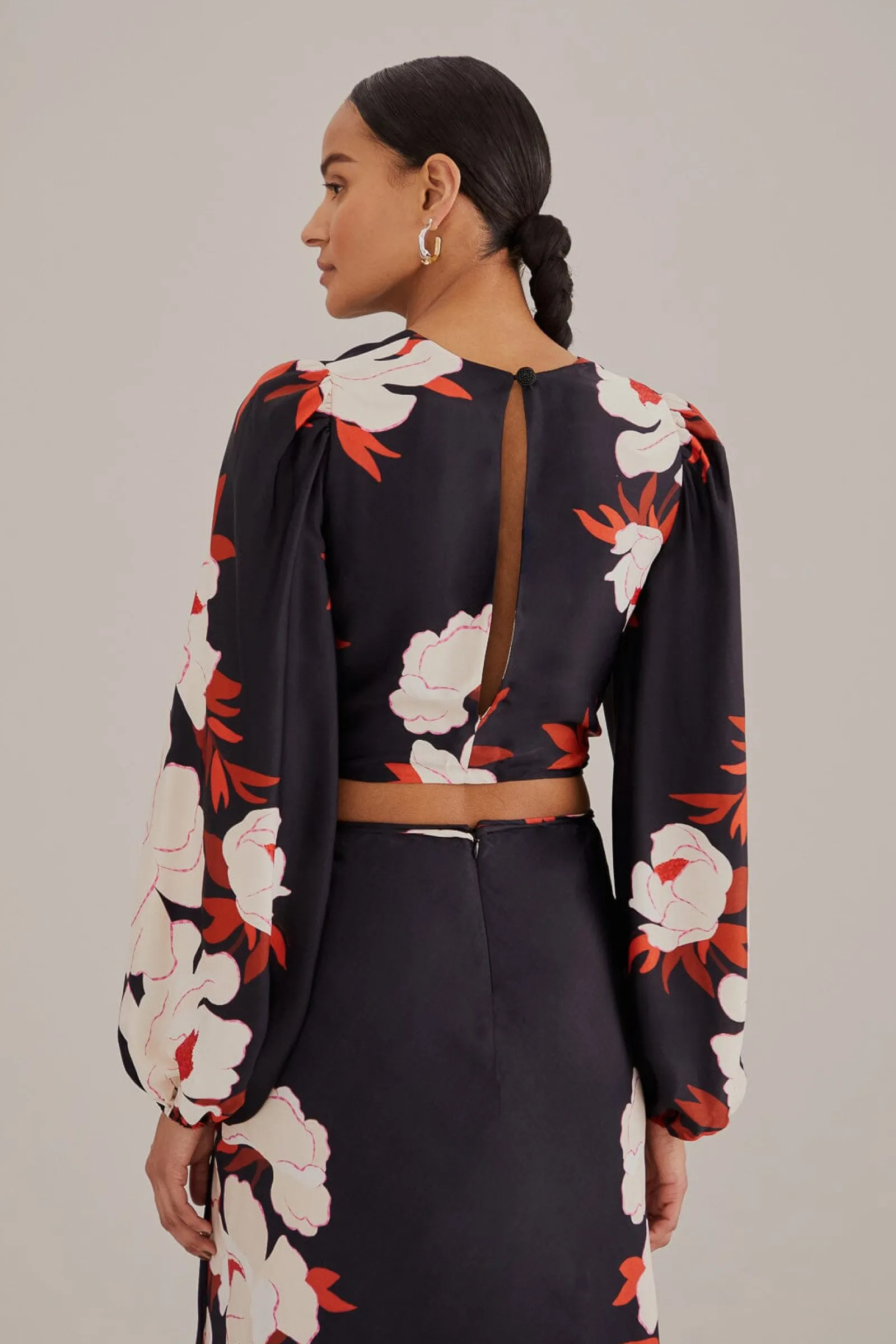 BLACK PEONY LONG SLEEVE BLOUSE