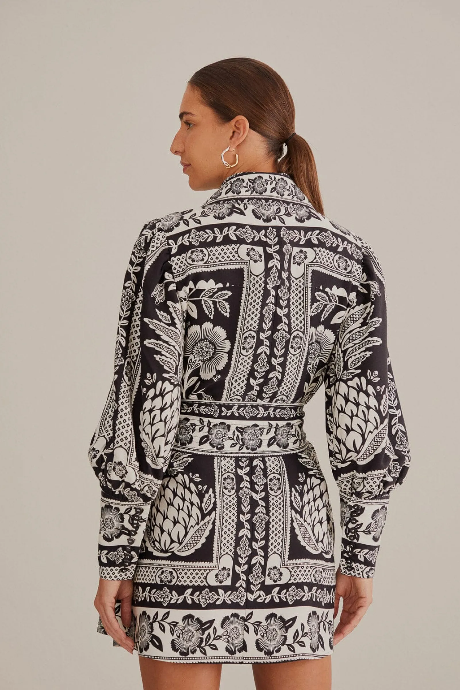 BLACK PINEAPPLE GARDEN LONG SLEEVE SHIRTDRESS