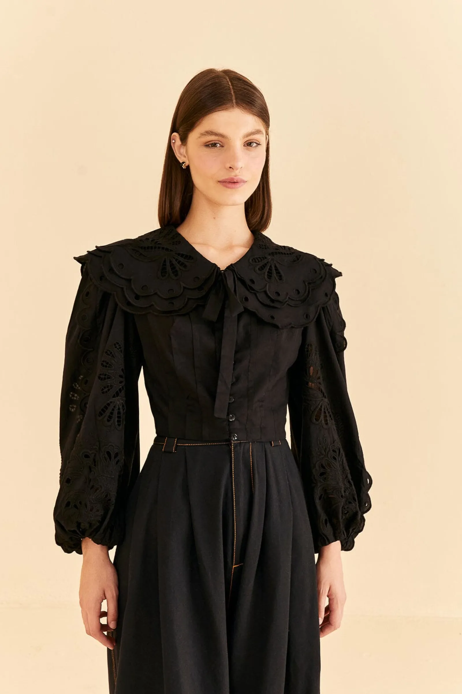  BLACK RICHELIEU BIG COLLAR BLOUSE