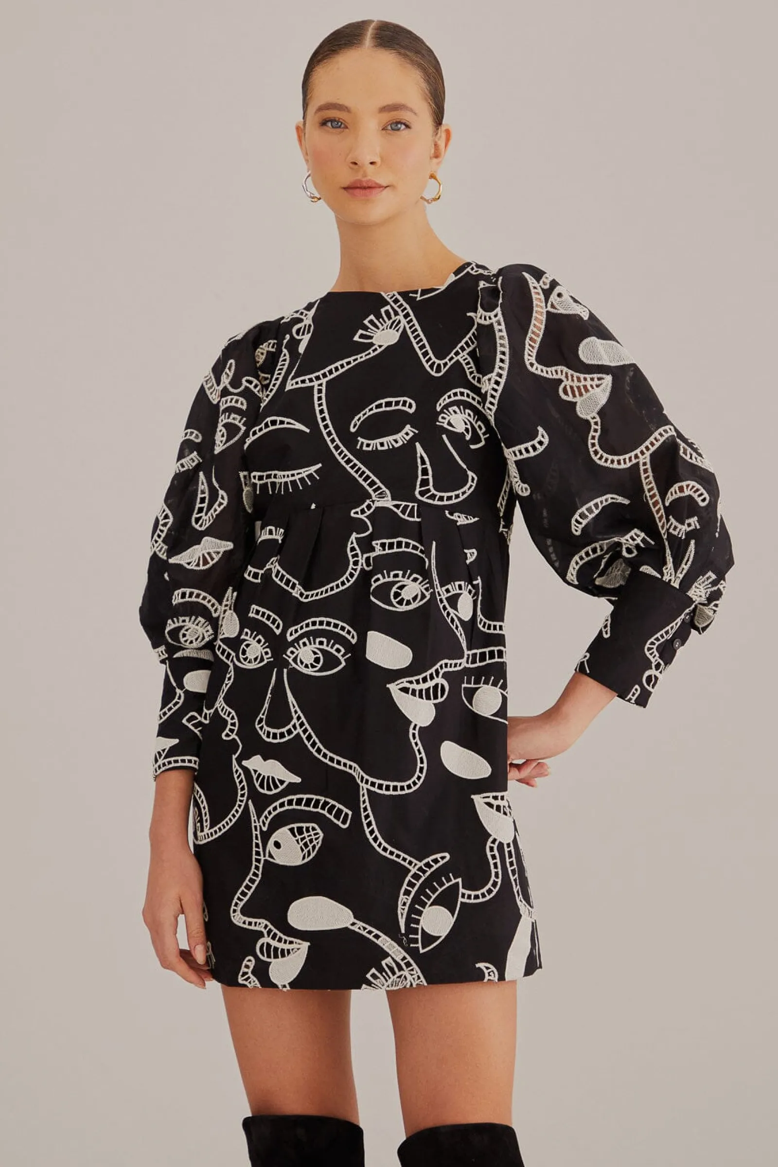  BLACK RICHELIEU FACES MINI DRESS