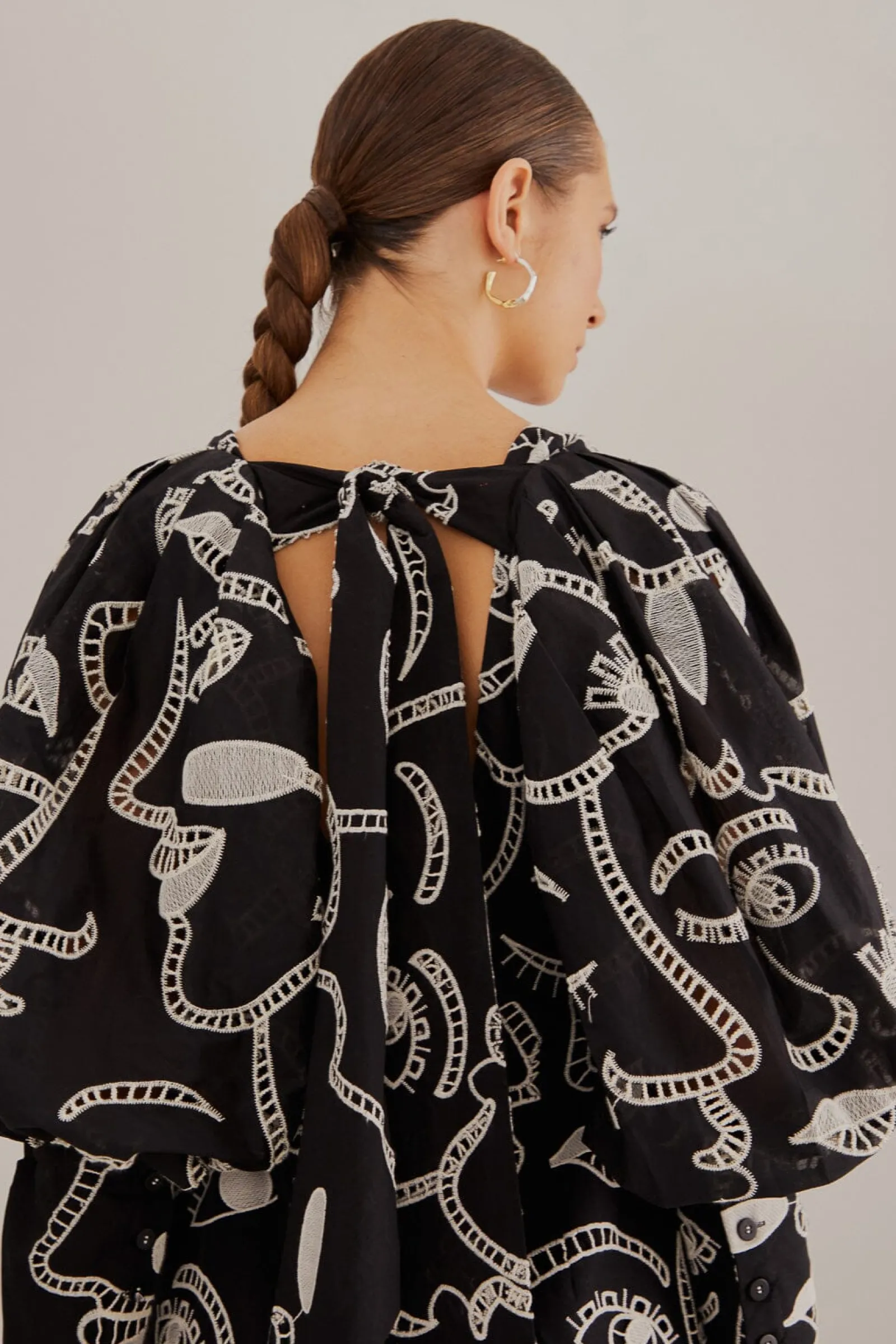 BLACK RICHELIEU FACES MINI DRESS