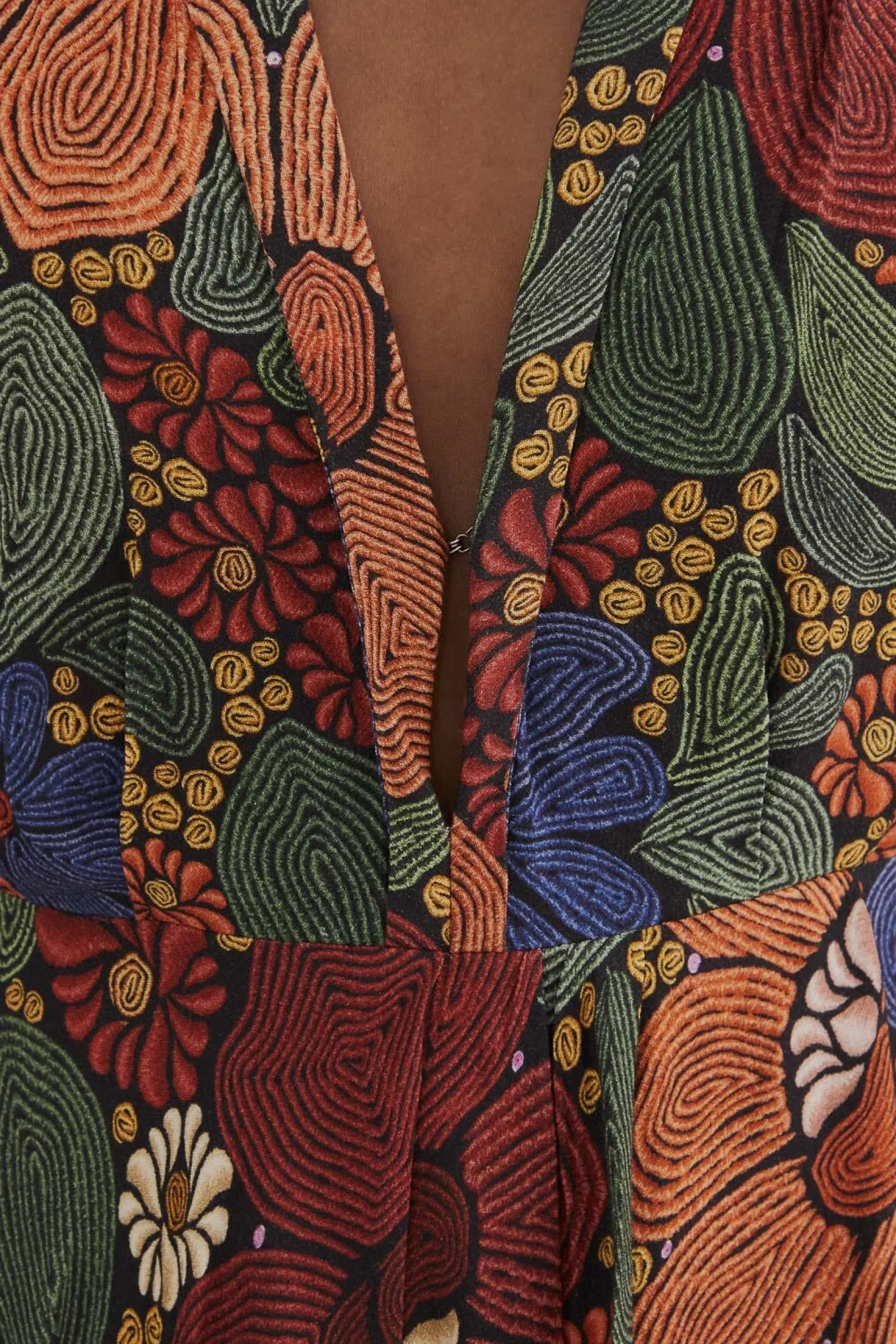 BLACK STITCHED FLOWERS V NECK MAXI DRESS