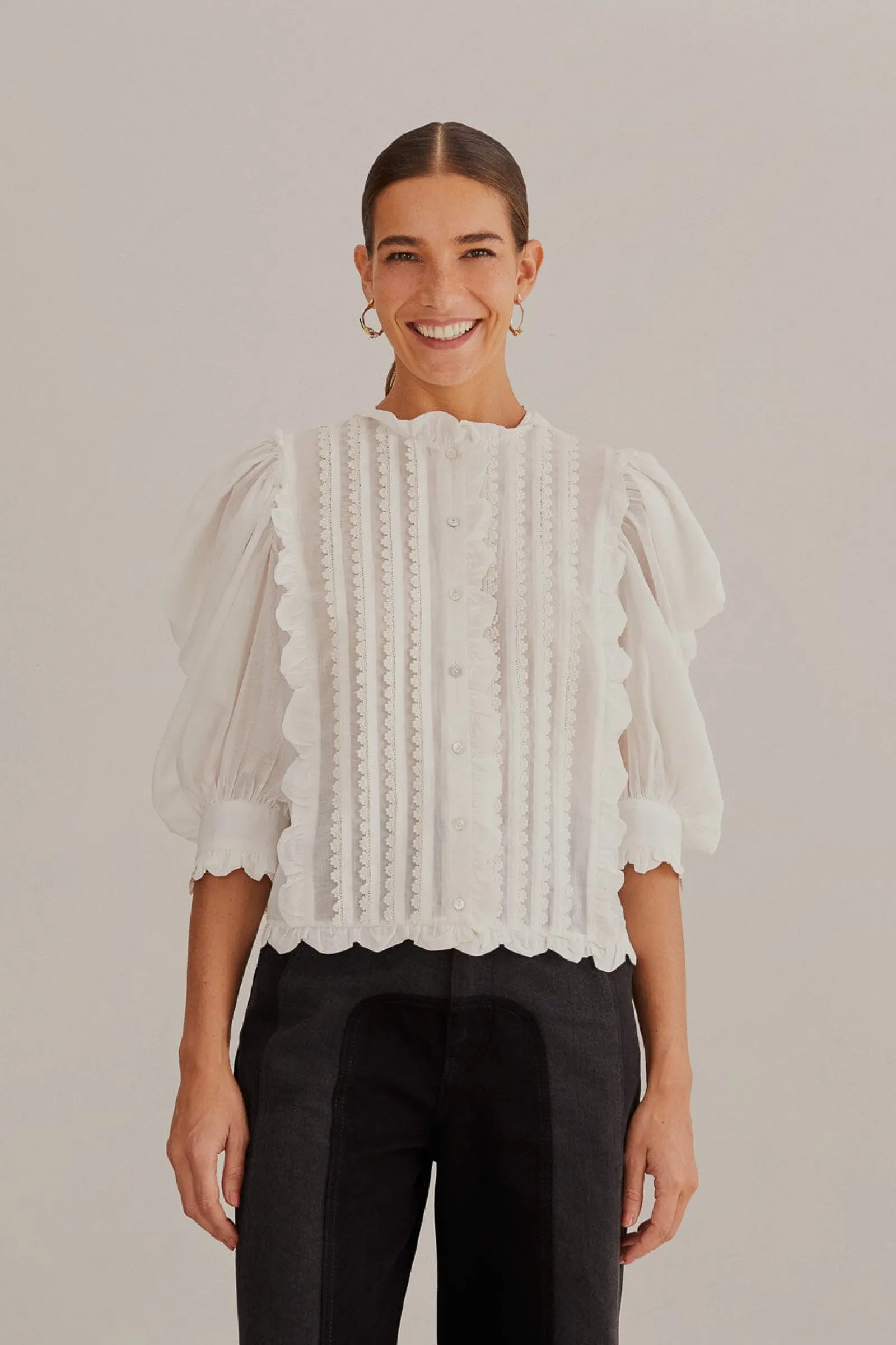  OFF-WHITE SHORT SLEEVE PLEATED BLOUSE