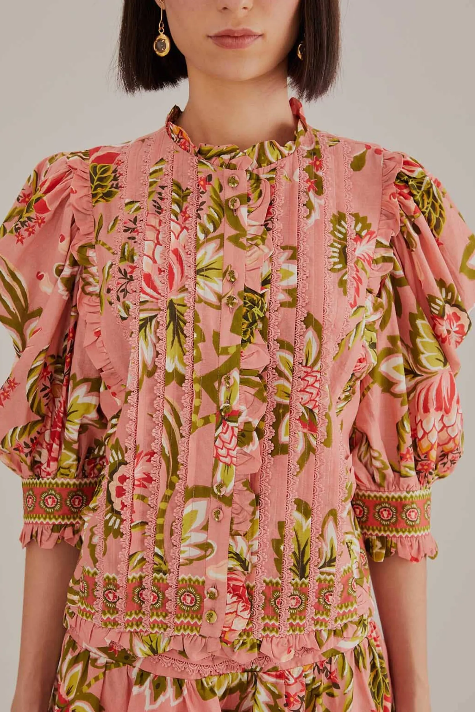 SOFT PINK AURA FLORAL SHORT SLEEVE BLOUSE